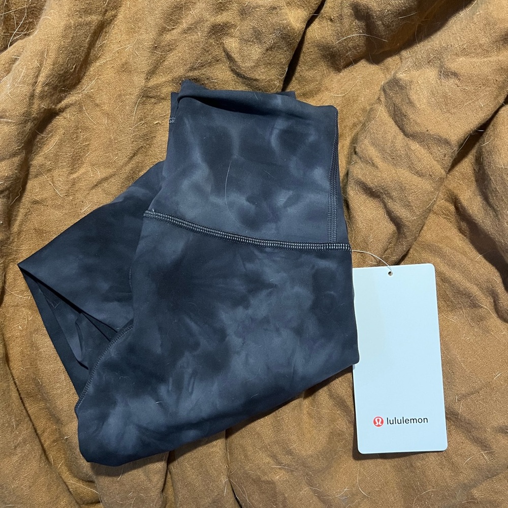 Lululemon Wunder Under 25” legging NWT Size 2